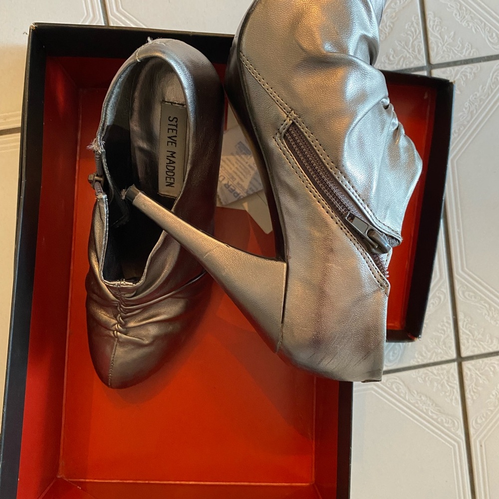 Steve Madden Metallic Silver Heels
